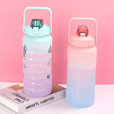 Botella de agua de plástico de 2L para deportes al aire libre con línea de capacidad y recubrimiento anticorrosión