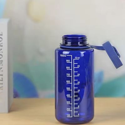 Unisex 1000ml Taza de agua de gran capacidad Taza a escala impermeable con material plástico PS