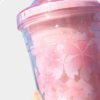 Aislamiento térmico Botella de agua de flor de cerezo 480ml Logotipo personalizado Taza de plástico Tumbler