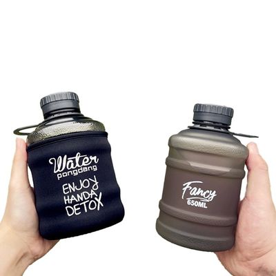 Campamento de aislamiento térmico esencial Mini botella de agua de plástico en forma de cubo para niños