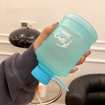 Suministro directo Deporte plástico de color para beber Botellas de agua de ocasión Acampada para niños