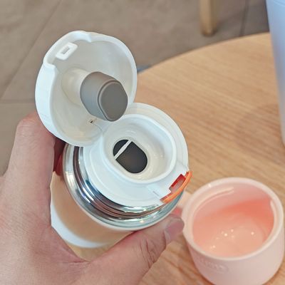 Flascos de vacío de color personalizados de acero inoxidable 500 ml Taza térmica aislada con tapa