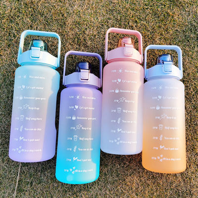 Botella de agua potable PETG de gran capacidad de 2000 ml con paja y recubrimiento anticorrosivo