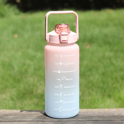 Botella de agua potable PETG de gran capacidad de 2000 ml con paja y recubrimiento anticorrosivo