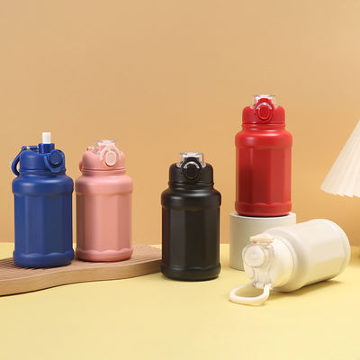 Botella de agua deportiva aislada de acero inoxidable de doble pared para camping ecológico