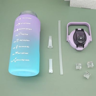 Botella de agua deportiva de paja de plástico de gran capacidad Tazas de color gradiente para beber al aire libre