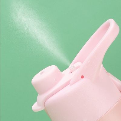 Botella de agua de pulverización para mantener el agua potable fría
