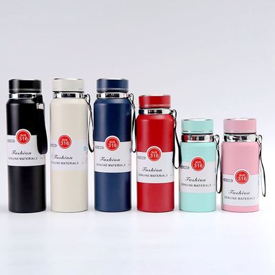 Botella de agua de 800 ml aislada al vacío Logotipo personalizado de acero inoxidable 316 Perfecto para viajar