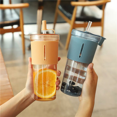 Taza de oficina reutilizable libre de BPA de 700 ml de plástico con tapa y paja