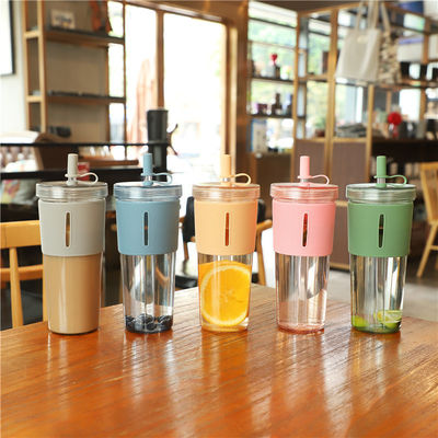 700 ml de jugo limpio sin BPA Botella de agua potable Taza de tumbler con paja y manga