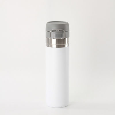 Botella de agua aislada al vacío de acero inoxidable de 700 ml para bebidas calientes y frías