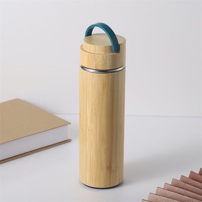 Botella de agua térmica deportiva de acero inoxidable de doble pared de 500 ml con cáscara de bambú para utensilios de bebida