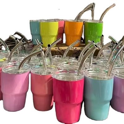 Colorida botella de agua de acero inoxidable de 2 onzas Mini Cute Pocket Cup con paja para la fiesta