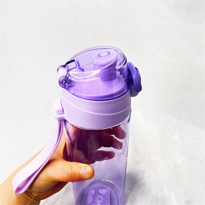 Botella de agua púrpura Tritán 600ml Botella de plástico para bebidas deportivas con cuerda de mango para gimnasio