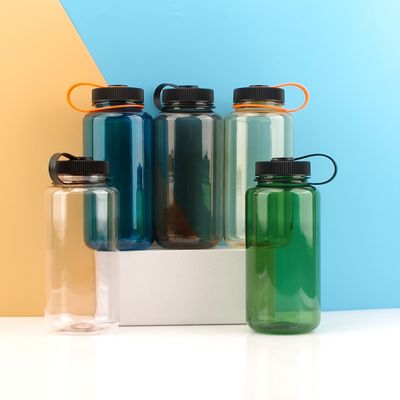 Capa portátil 32 oz Taza de plástico para estilo de diseño deportivo Botella de agua de campamento al aire libre