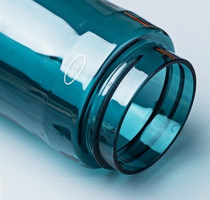 Agua hirviendo aplicable Botella de agua deportiva de plástico de Tritán de 750 ml con mango para adultos