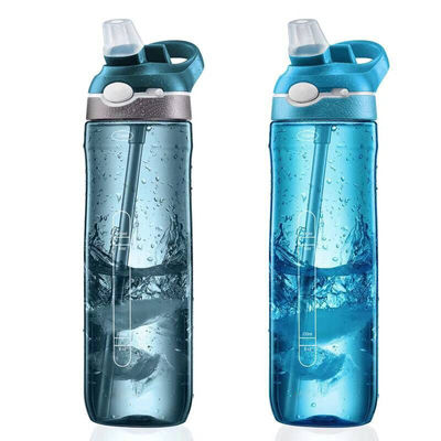 Agua hirviendo aplicable Botella de agua deportiva de plástico de Tritán de 750 ml con mango para adultos