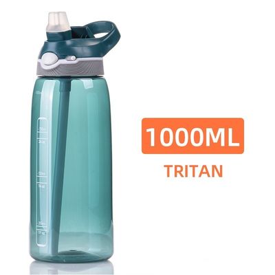 Manténgase hidratado con esta botella de agua libre de BPA de 1 litro de plástico de Tritán y paja incluida