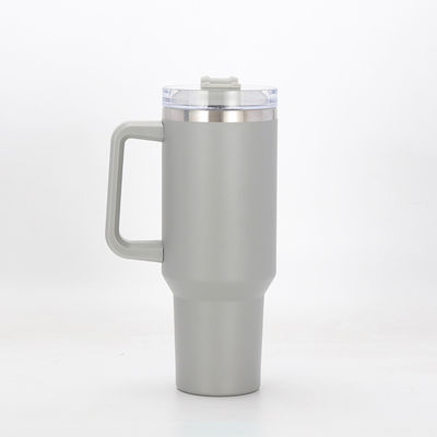 Botella de agua aislada deportiva portátil a prueba de fugas con capacidad de 40 oz y diseño moderno