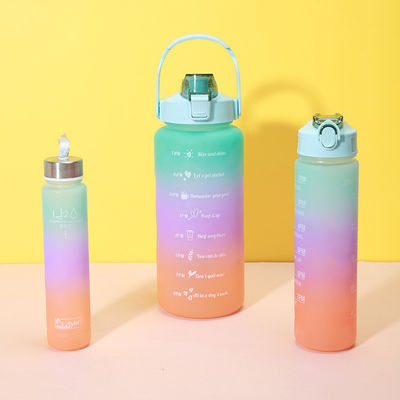 Botella de paja de plástico personalizada de 2000 ml 900 ml 300 ml 3 en 1 con marcador de tiempo para gimnasio y deportes