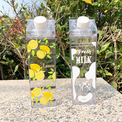 Unisex 500ml botella de agua de plástico claro aplicable para el agua hirviendo diseño cuadrado lindo