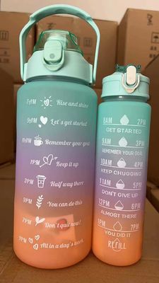 Logotipo personalizado Conjunto de botellas de agua púrpura aceptable para entusiastas del fitness y los deportes
