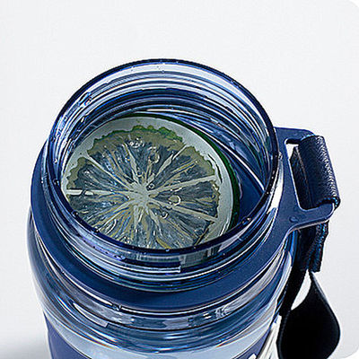 Botellas de agua de tipo de paja de consumo directo personalizado botellas de plástico vacías ecológicas con mango
