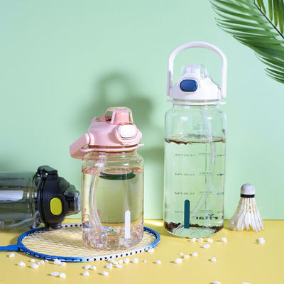 Manténgase hidratado en el camino Botellas de agua de plástico deportivas personalizadas para viajes al aire libre