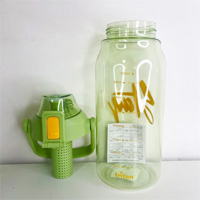 Equipado con recubrimiento anticorrosión 850ml y 1L Flasca de infusión de frutas de Tritán de Corea