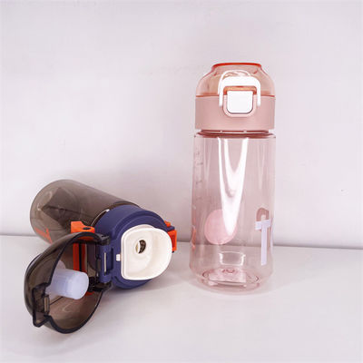 Impresión personalizada Botellas de agua de plástico de Tritán multifuncionales para actividades al aire libre en el campamento