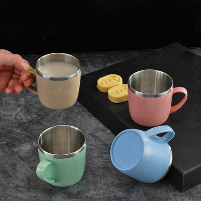 Es un diseño personalizado de una copa de acero inoxidable de 220 ml con prueba de doble plancha.