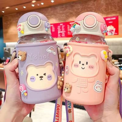 620 ml de pegatina 3D portátil botella de agua de plástico diseño de oso lindo para niños y estudiantes