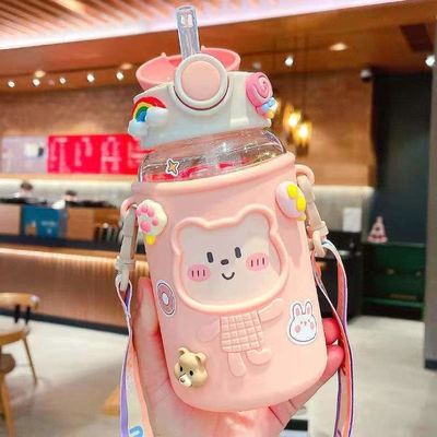 620 ml de pegatina 3D portátil botella de agua de plástico diseño de oso lindo para niños y estudiantes