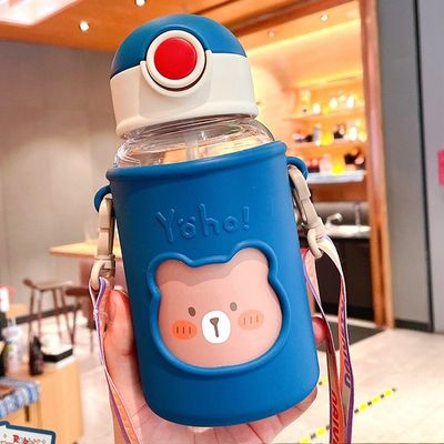 Botella de agua de plástico portátil de 620 ml 3D botella de oso lindo para niños y estudiantes