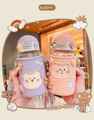 Botella de agua de plástico portátil de 620 ml 3D botella de oso lindo para niños y estudiantes