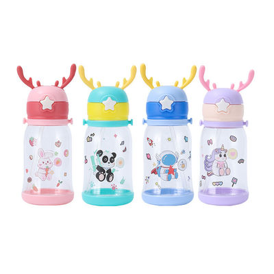 Diseño lindo 600ml de dibujos animados bebés tazas de plástico botella de agua potable con paja