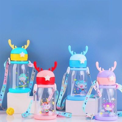 Capacitación grande de niños de paja copa de agua dibujo animado verano 600ml con color personalizado