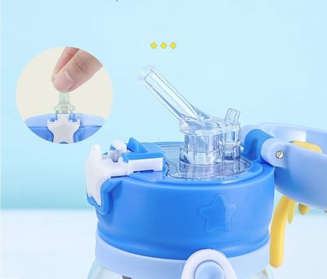 600ml Capacidad Logotipo personalizado Copo de paja de plástico transparente de calidad alimentaria para niños