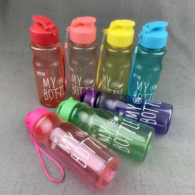 Viaje sin conductor 500 ml Botella de agua libre de BPA con tapa a prueba de fugas y material transparente
