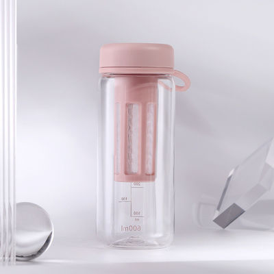 Botella de agua de plástico de Tritán libre de BPA con balanza para gimnasio