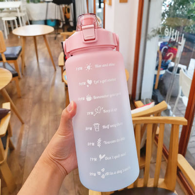 Botella de agua de gran capacidad de 2000 ml con tapa para deportes al aire libre