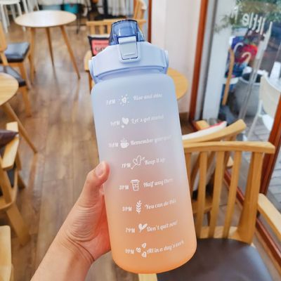 Botella de agua de gran capacidad de 2000 ml con tapa para deportes al aire libre