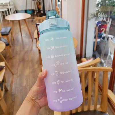 Botella de agua de gran capacidad de 2000 ml con tapa para deportes al aire libre