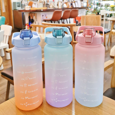 2000 ml de taza de espacio de color gradiente con escala de tiempo Botella de agua para adultos