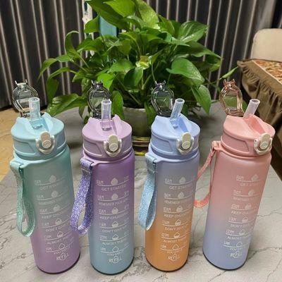 Ambiental BPA GRATUITO Color Gradiente Gimnasio motivacional Deportes de acondicionamiento físico Botella de agua Tritán