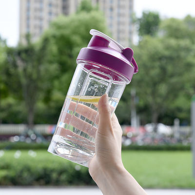 Taza de batido portátil de proteína en polvo con método de bebida directa y bola de metal