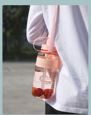 Bebida directa unisex 1000ml libre de BPA Tritán Gimnasio motivacional Botella de agua de plástico con marcador de tiempo