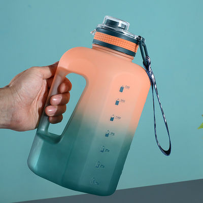 Comprador comercial Logotipo personalizado 1.6L 2.2L Botella de agua para gimnasio Copa deportiva de plástico de viaje
