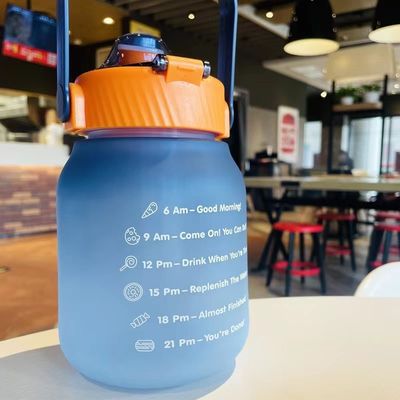 Deportes al aire libre/camping Taza de plástico de gran apariencia con paja y gran capacidad