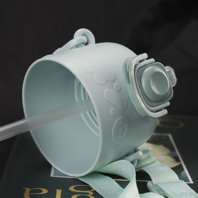 Botella de agua de plástico para actividades al aire libre e interior
